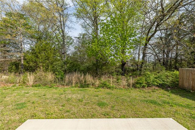 2418 S Ouachita Drive, Fayetteville, AR 72701