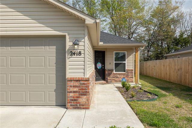 2418 S Ouachita Drive, Fayetteville, AR 72701