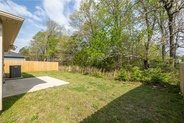 2418 S Ouachita Drive, Fayetteville, AR 72701