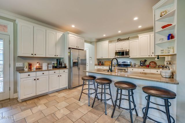 145 Grande Harbor Way, Blountville, TN 37617