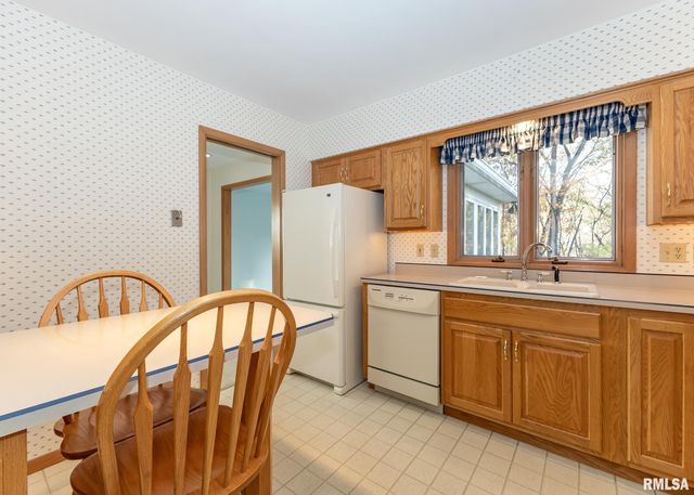 3332 16TH Street, Moline, IL 61265