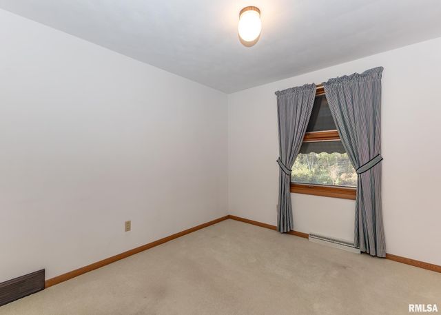 3332 16TH Street, Moline, IL 61265