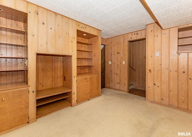 3332 16TH Street, Moline, IL 61265