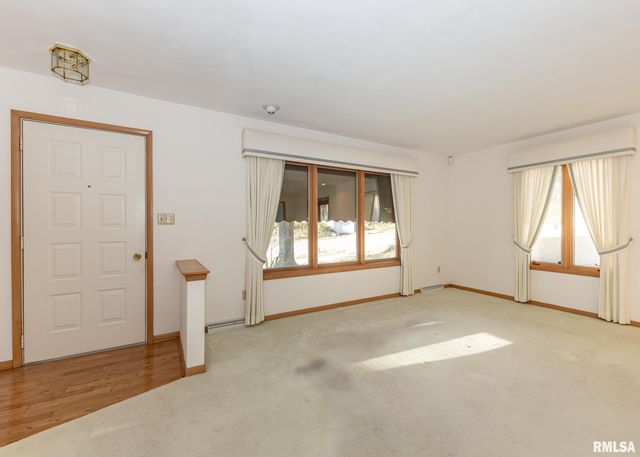 3332 16TH Street, Moline, IL 61265