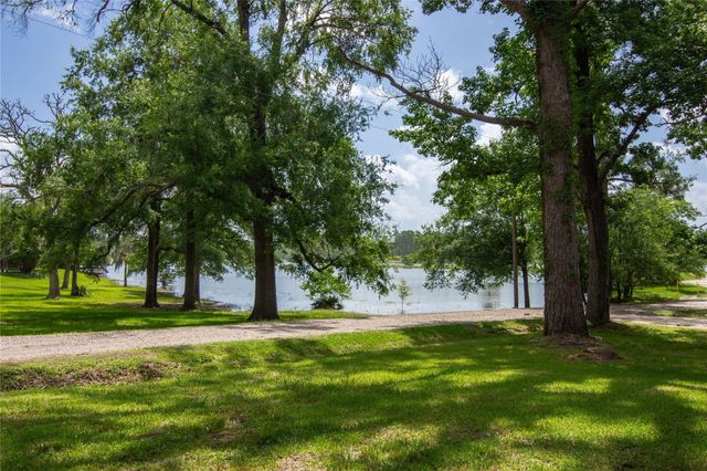 266 Lakeland Road, Huntsville, TX 77320
