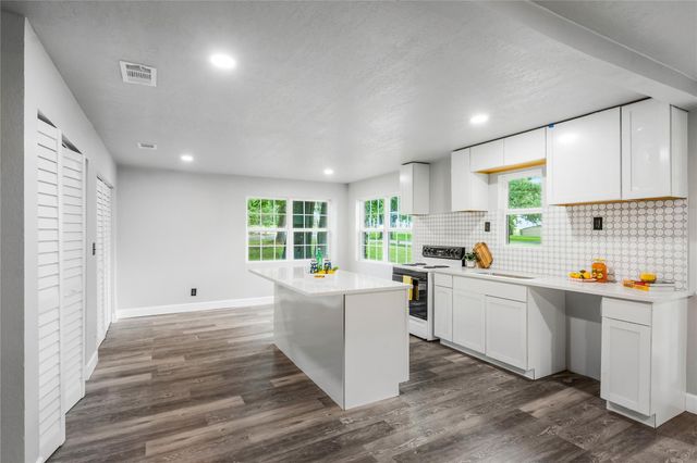 266 Lakeland Road, Huntsville, TX 77320