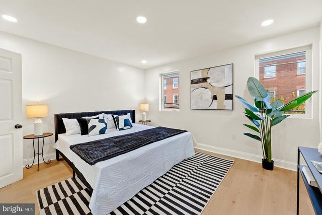 1316 S 6TH ST, Philadelphia, PA 19147