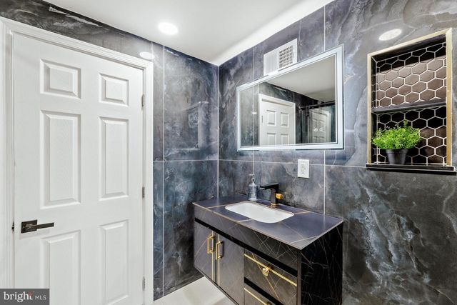 1316 S 6TH ST, Philadelphia, PA 19147