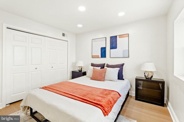 1316 S 6TH ST, Philadelphia, PA 19147