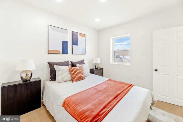 1316 S 6TH ST, Philadelphia, PA 19147