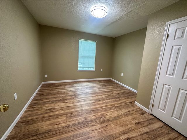 943 N Border Street, Cleburne, TX 76031