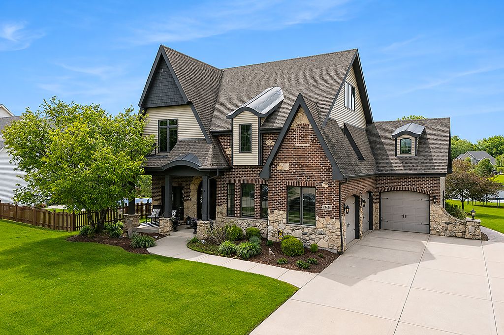 26455 S Justin Drive, Channahon, IL 60410