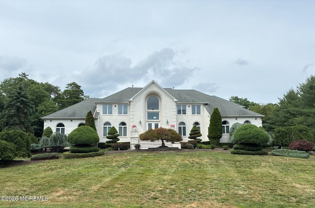 12 Black Walnut Way, Marlboro, NJ 07746