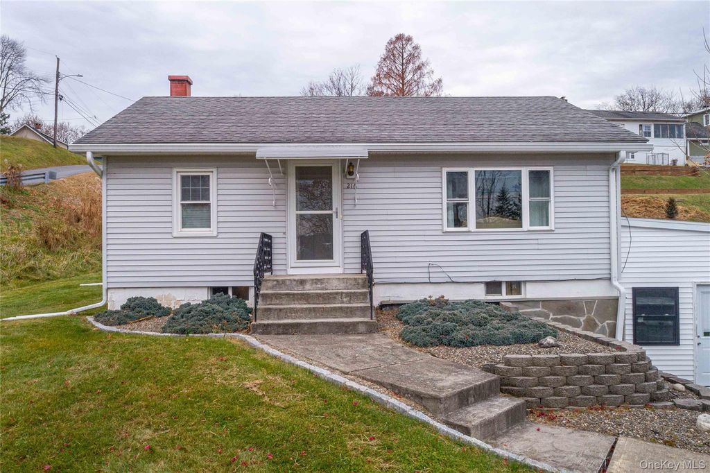 216 Hoyt Street, Port Ewen, NY 12429