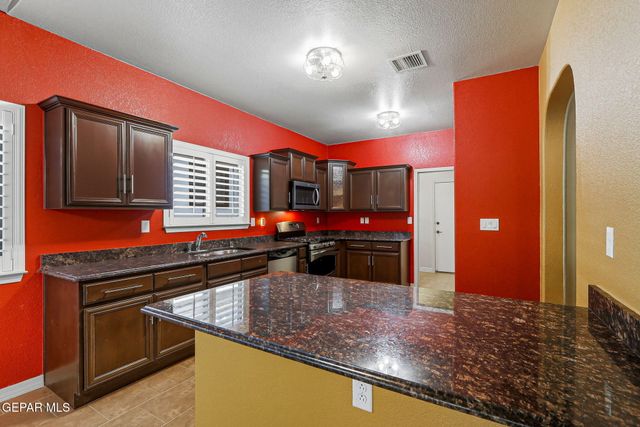 5961 LOS PUEBLOS Drive, El Paso, TX 79912