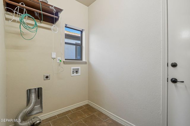 5961 LOS PUEBLOS Drive, El Paso, TX 79912