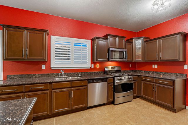 5961 LOS PUEBLOS Drive, El Paso, TX 79912