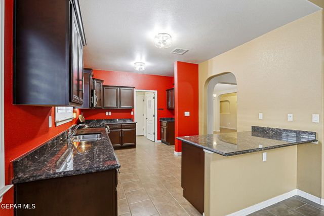 5961 LOS PUEBLOS Drive, El Paso, TX 79912