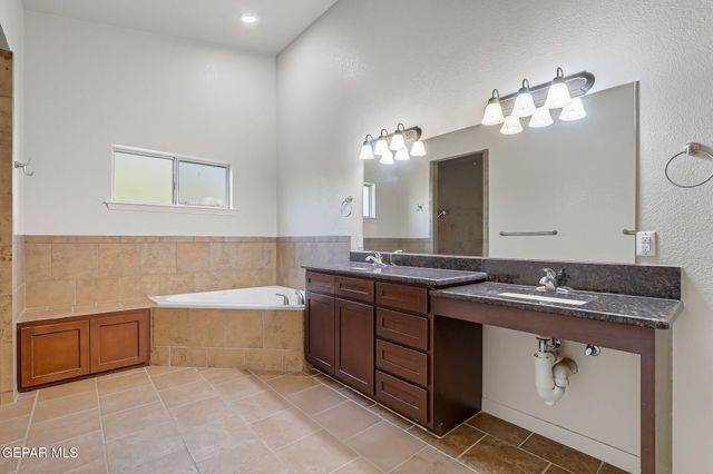 5961 LOS PUEBLOS Drive, El Paso, TX 79912