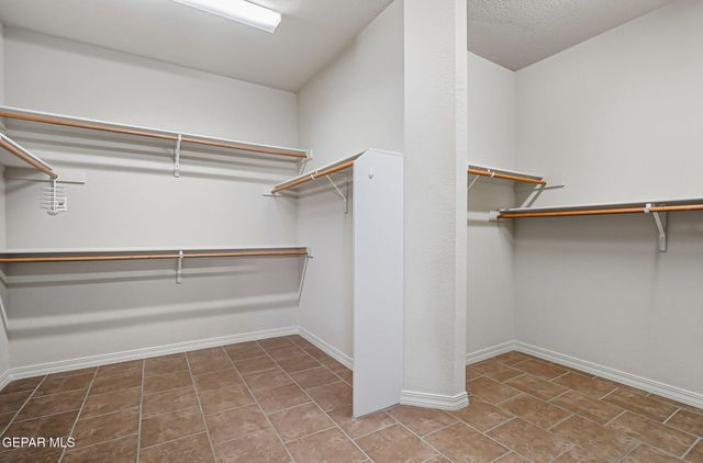 5961 LOS PUEBLOS Drive, El Paso, TX 79912