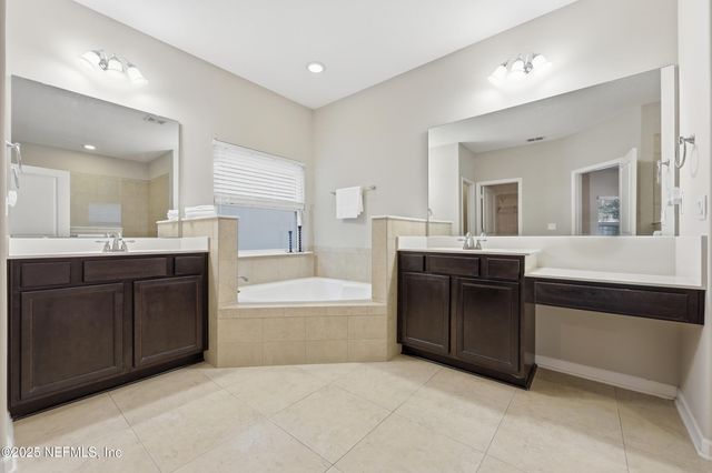 162 QUEENSLAND Circle, Jacksonville, FL 32081