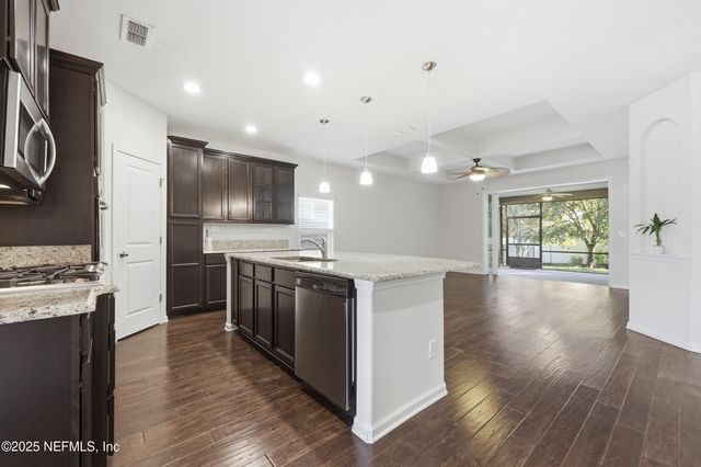 162 QUEENSLAND Circle, Jacksonville, FL 32081