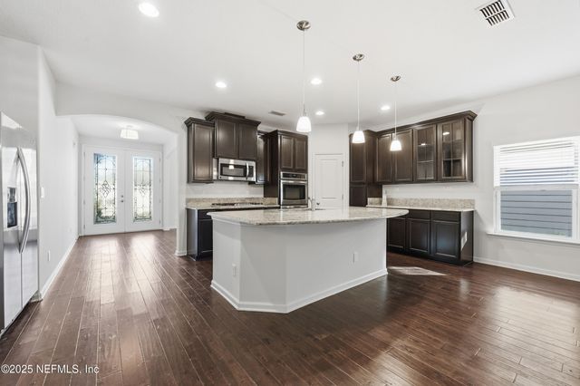 162 QUEENSLAND Circle, Jacksonville, FL 32081