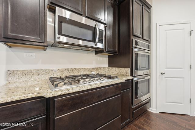 162 QUEENSLAND Circle, Jacksonville, FL 32081