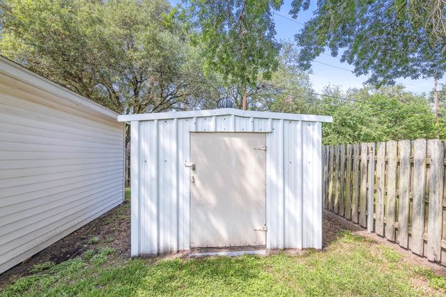 3010 Lamar Circle, El Campo, TX 77437