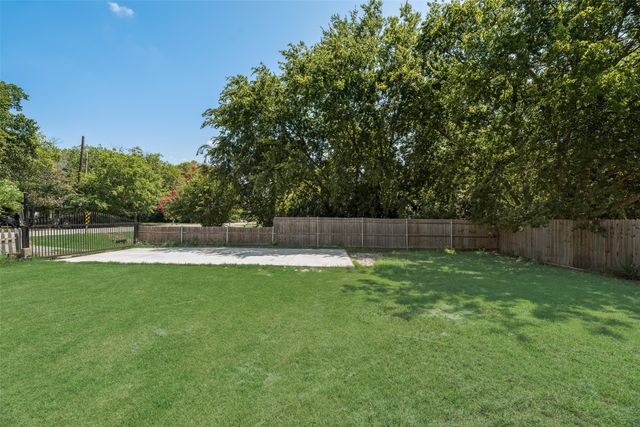 1030 Lyle Street, Lancaster, TX 75134