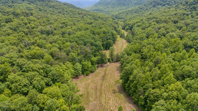 275 Horns River Road Road, Irvine, KY 40336