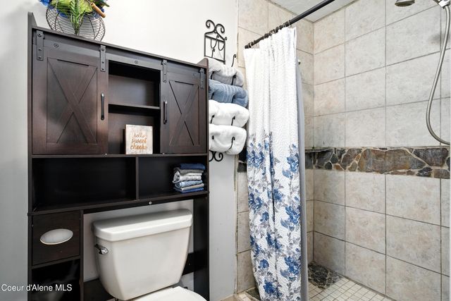 528 Trapper Creek RD, Sandpoint, ID 83864