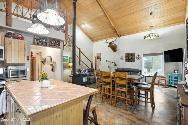 528 Trapper Creek RD, Sandpoint, ID 83864