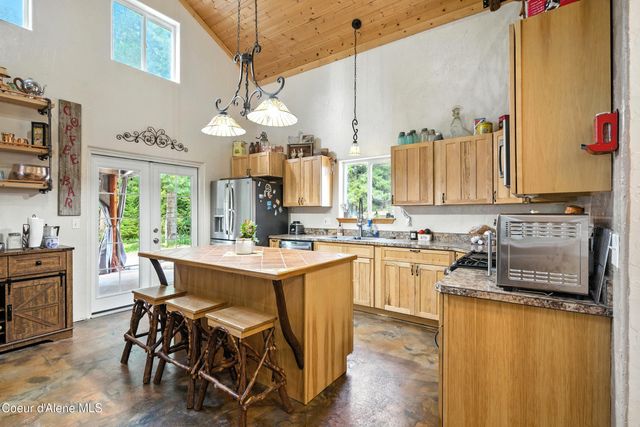 528 Trapper Creek RD, Sandpoint, ID 83864