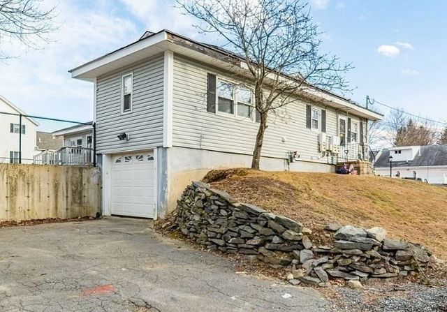 45 Roswell Ave 2, Dracut, MA 01826