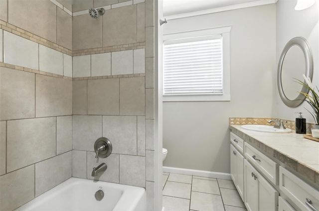 5610 Cuero Drive, De Cordova, TX 76049