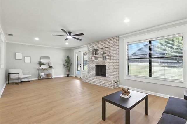 5610 Cuero Drive, De Cordova, TX 76049