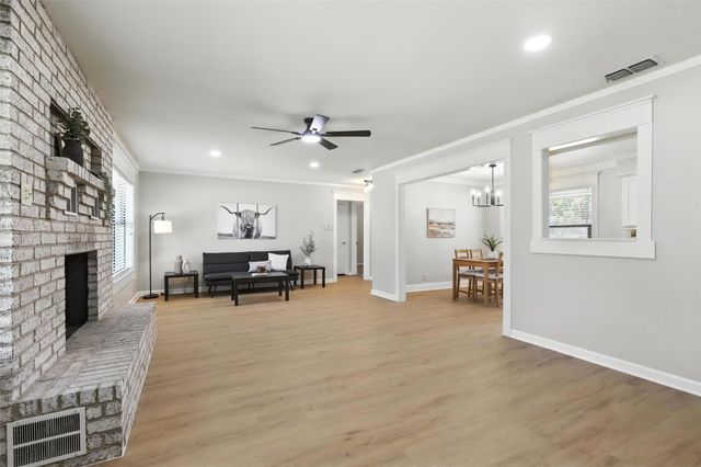 5610 Cuero Drive, De Cordova, TX 76049