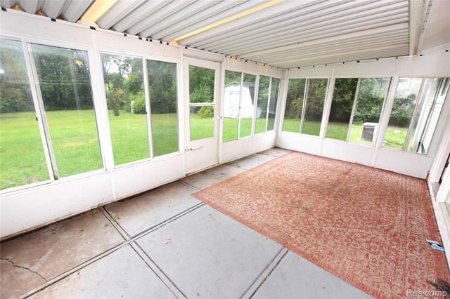 1935 Carmanbrook Parkway, Flint, MI 48507