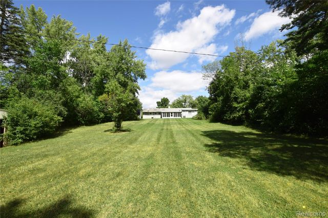 1935 Carmanbrook Parkway, Flint, MI 48507