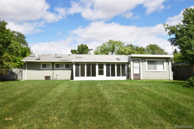 1935 Carmanbrook Parkway, Flint, MI 48507
