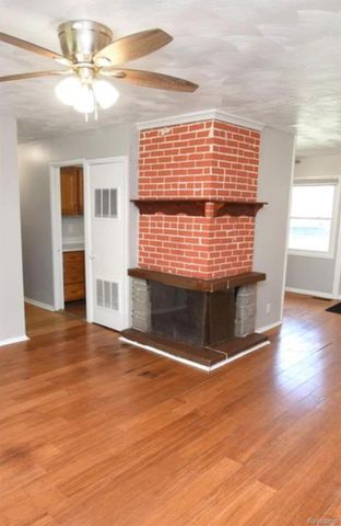 1935 Carmanbrook Parkway, Flint, MI 48507