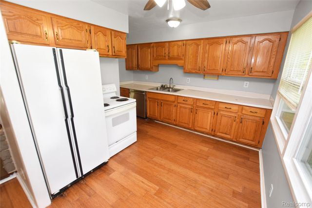 1935 Carmanbrook Parkway, Flint, MI 48507