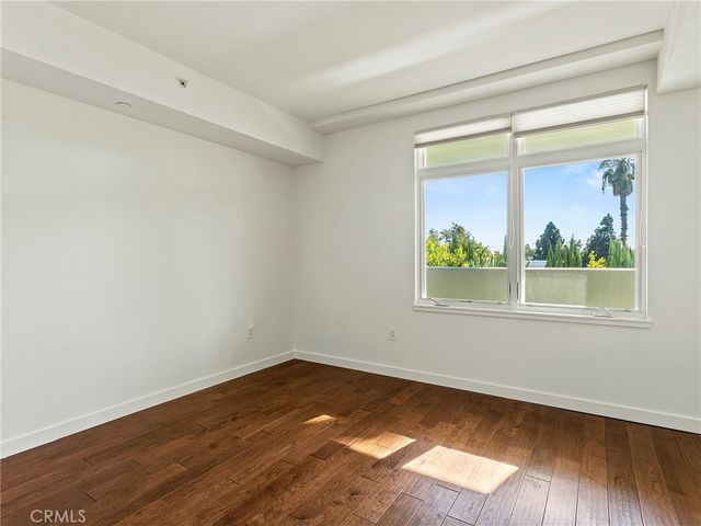 920 Granite Drive 213, Pasadena, CA 91101