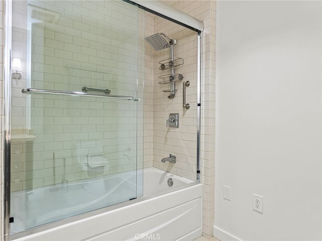 920 Granite Drive 213, Pasadena, CA 91101
