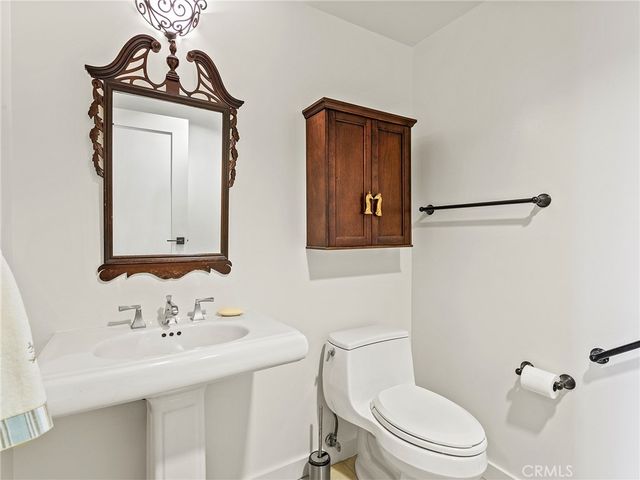 920 Granite Drive 213, Pasadena, CA 91101