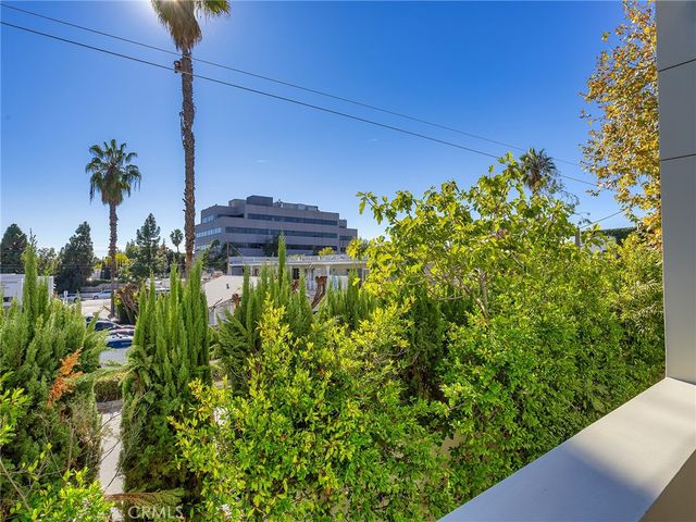920 Granite Drive 213, Pasadena, CA 91101