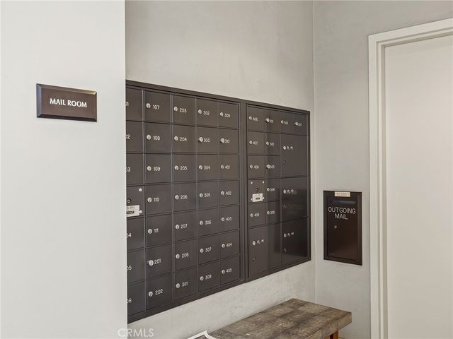920 Granite Drive 213, Pasadena, CA 91101