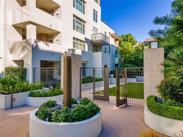920 Granite Drive 213, Pasadena, CA 91101