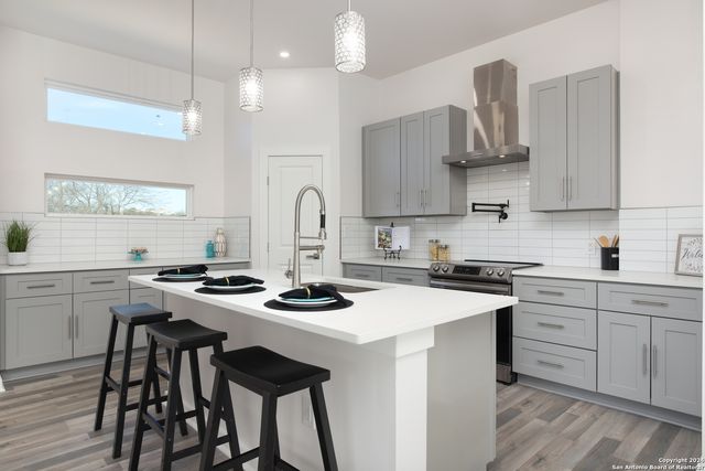 120 Pierce Ave, San Antonio, TX 78208